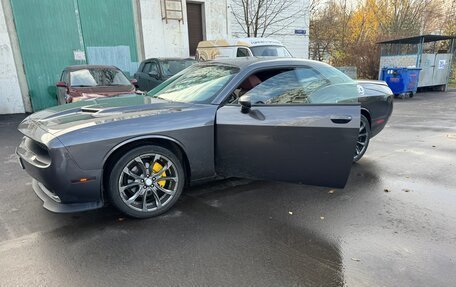 Dodge Challenger III рестайлинг 2, 2019 год, 3 500 000 рублей, 2 фотография