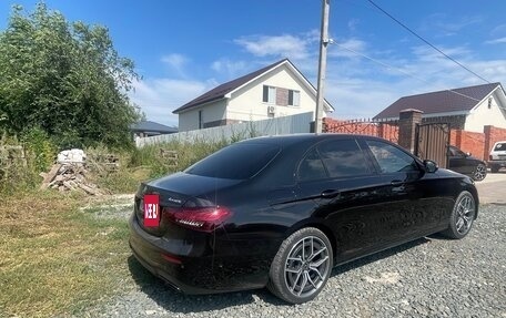 Mercedes-Benz E-Класс, 2021 год, 4 550 000 рублей, 3 фотография