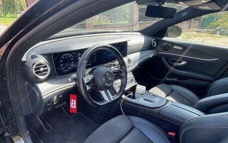 Mercedes-Benz E-Класс, 2021 год, 4 550 000 рублей, 5 фотография