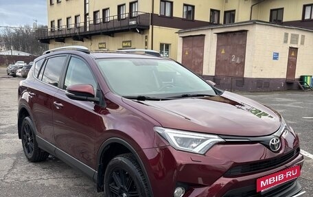 Toyota RAV4, 2017 год, 2 045 000 рублей, 3 фотография