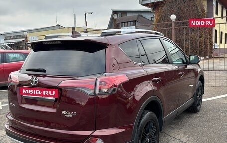 Toyota RAV4, 2017 год, 2 045 000 рублей, 4 фотография