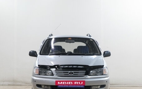 Toyota Ipsum II, 1997 год, 579 000 рублей, 2 фотография
