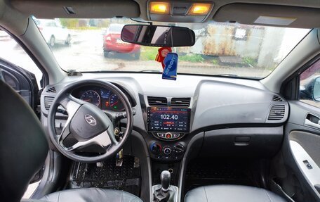 Hyundai Solaris II рестайлинг, 2012 год, 395 000 рублей, 11 фотография