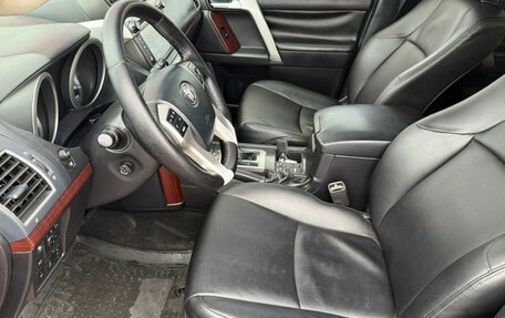 Toyota Land Cruiser Prado 150 рестайлинг 2, 2013 год, 3 070 000 рублей, 13 фотография