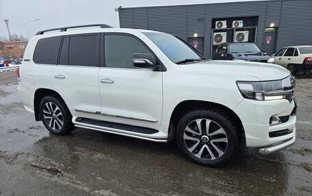 Toyota Land Cruiser 200, 2018 год, 7 950 000 рублей, 2 фотография