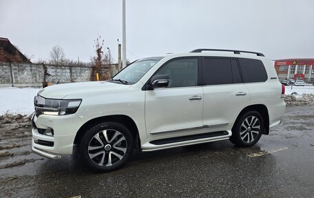 Toyota Land Cruiser 200, 2018 год, 7 950 000 рублей, 5 фотография