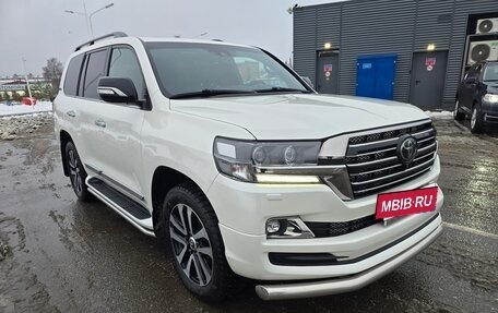 Toyota Land Cruiser 200, 2018 год, 7 950 000 рублей, 4 фотография