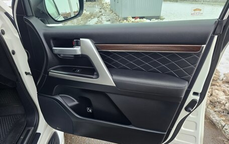 Toyota Land Cruiser 200, 2018 год, 7 950 000 рублей, 22 фотография