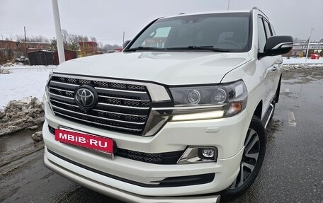 Toyota Land Cruiser 200, 2018 год, 7 950 000 рублей, 25 фотография