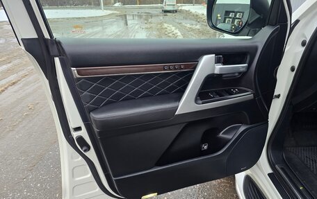 Toyota Land Cruiser 200, 2018 год, 7 950 000 рублей, 28 фотография