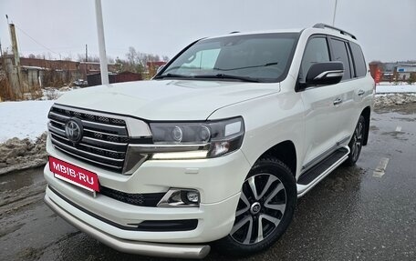 Toyota Land Cruiser 200, 2018 год, 7 950 000 рублей, 29 фотография