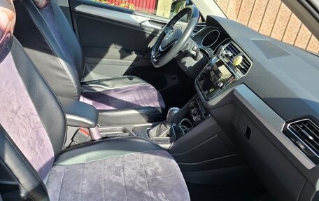 Volkswagen Tiguan II, 2020 год, 2 200 000 рублей, 3 фотография