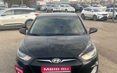 Hyundai Solaris II рестайлинг, 2011 год, 830 000 рублей, 3 фотография