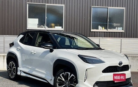 Toyota Yaris Cross, 2022 год, 1 550 035 рублей, 2 фотография