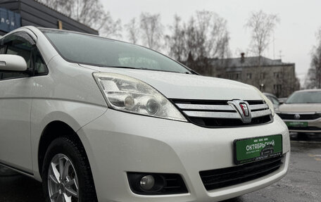 Toyota ISis I, 2012 год, 1 399 000 рублей, 8 фотография