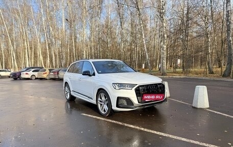 Audi SQ7, 2024 год, 15 000 000 рублей, 3 фотография