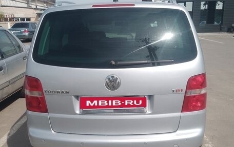Volkswagen Touran III, 2004 год, 577 000 рублей, 2 фотография