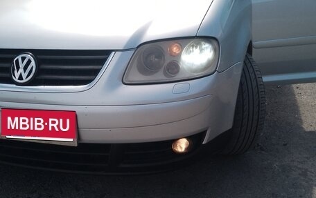 Volkswagen Touran III, 2004 год, 577 000 рублей, 5 фотография