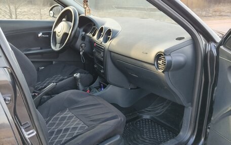 SEAT Ibiza III рестайлинг, 2005 год, 330 000 рублей, 4 фотография