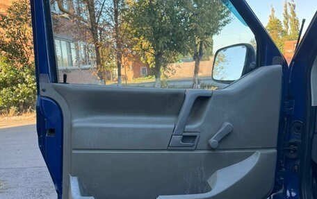 Volkswagen Transporter T4, 2003 год, 880 000 рублей, 6 фотография