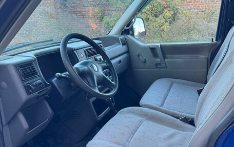 Volkswagen Transporter T4, 2003 год, 880 000 рублей, 8 фотография