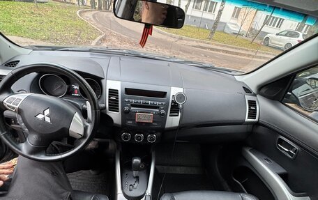 Mitsubishi Outlander III рестайлинг 3, 2011 год, 1 300 000 рублей, 6 фотография