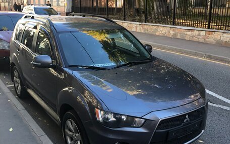 Mitsubishi Outlander III рестайлинг 3, 2011 год, 1 300 000 рублей, 4 фотография