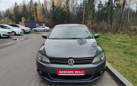 Volkswagen Jetta VI, 2012 год, 700 000 рублей, 2 фотография