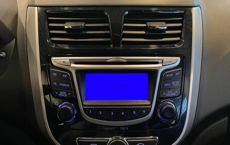 Hyundai Solaris II рестайлинг, 2013 год, 860 000 рублей, 14 фотография