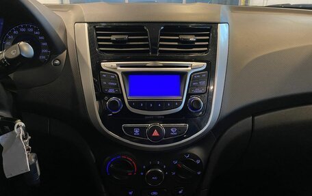 Hyundai Solaris II рестайлинг, 2013 год, 860 000 рублей, 13 фотография