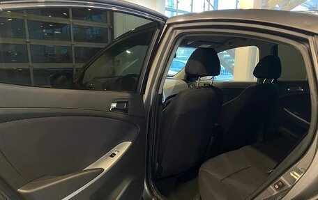 Hyundai Solaris II рестайлинг, 2013 год, 860 000 рублей, 24 фотография