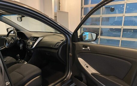 Hyundai Solaris II рестайлинг, 2013 год, 860 000 рублей, 27 фотография