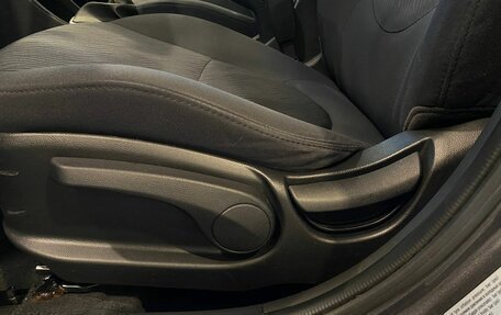 Hyundai Solaris II рестайлинг, 2013 год, 860 000 рублей, 34 фотография