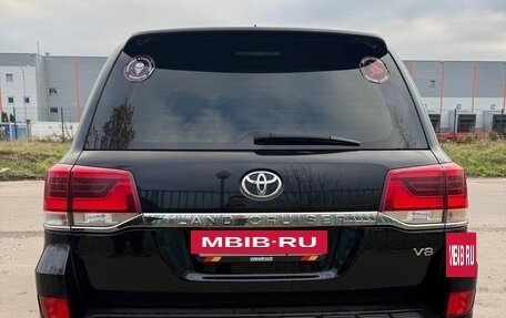 Toyota Land Cruiser 200, 2016 год, 4 185 000 рублей, 7 фотография