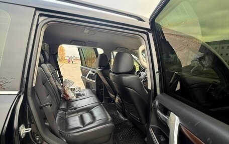 Toyota Land Cruiser 200, 2016 год, 4 185 000 рублей, 10 фотография