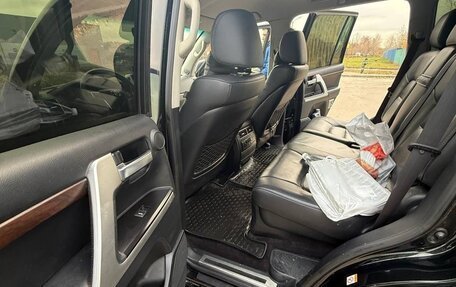 Toyota Land Cruiser 200, 2016 год, 4 185 000 рублей, 15 фотография