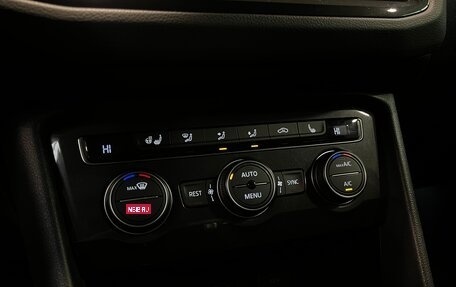 Volkswagen Tiguan II, 2020 год, 2 690 000 рублей, 17 фотография