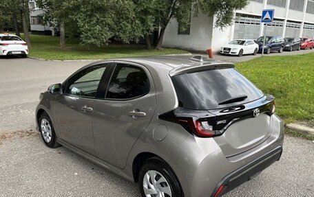 Toyota Yaris, 2020 год, 1 350 000 рублей, 1 фотография