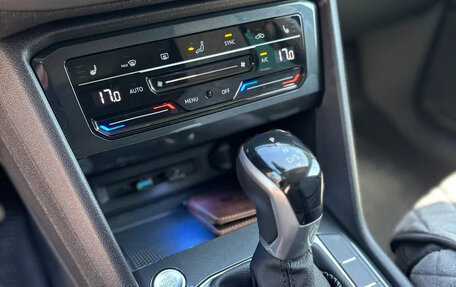 Volkswagen Tiguan II, 2021 год, 3 800 000 рублей, 9 фотография