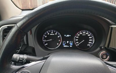 Mitsubishi Outlander III рестайлинг 3, 2018 год, 1 800 000 рублей, 1 фотография