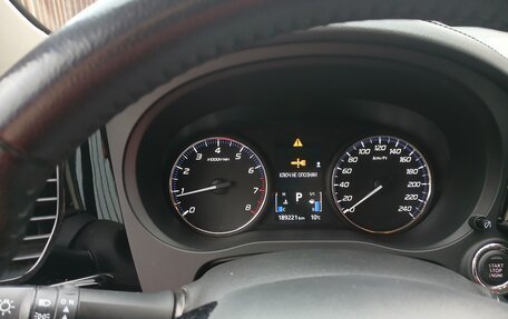 Mitsubishi Outlander III рестайлинг 3, 2018 год, 1 800 000 рублей, 5 фотография