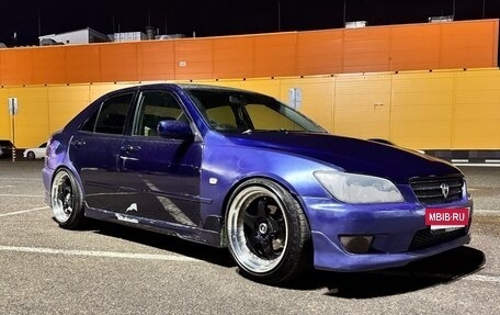 Toyota Altezza, 2001 год, 670 000 рублей, 2 фотография