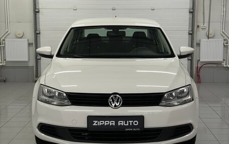 Volkswagen Jetta VI, 2013 год, 1 099 000 рублей, 2 фотография