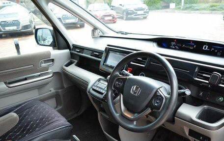 Honda Stepwgn IV, 2016 год, 1 749 000 рублей, 20 фотография