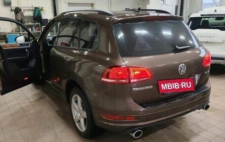 Volkswagen Touareg III, 2010 год, 1 880 000 рублей, 5 фотография