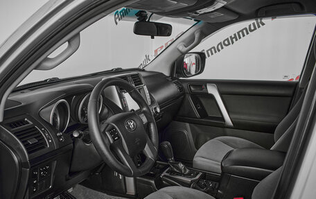 Toyota Land Cruiser Prado 150 рестайлинг 2, 2012 год, 2 680 000 рублей, 9 фотография