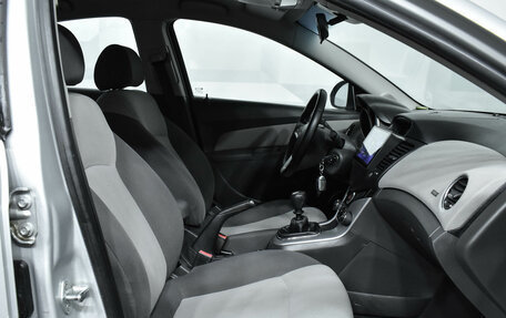 Chevrolet Cruze II, 2010 год, 710 000 рублей, 10 фотография