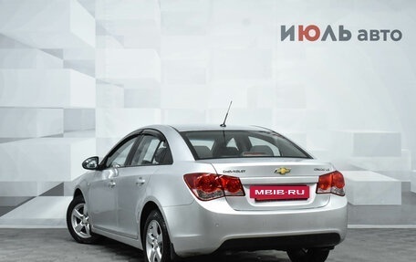 Chevrolet Cruze II, 2010 год, 710 000 рублей, 4 фотография