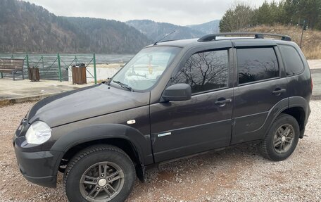 Chevrolet Niva I рестайлинг, 2014 год, 690 000 рублей, 4 фотография