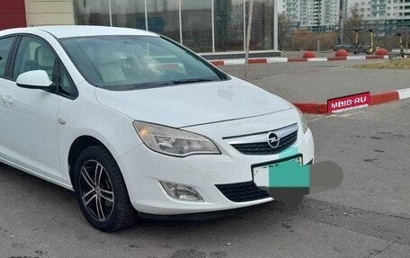 Opel Astra J, 2011 год, 460 000 рублей, 3 фотография